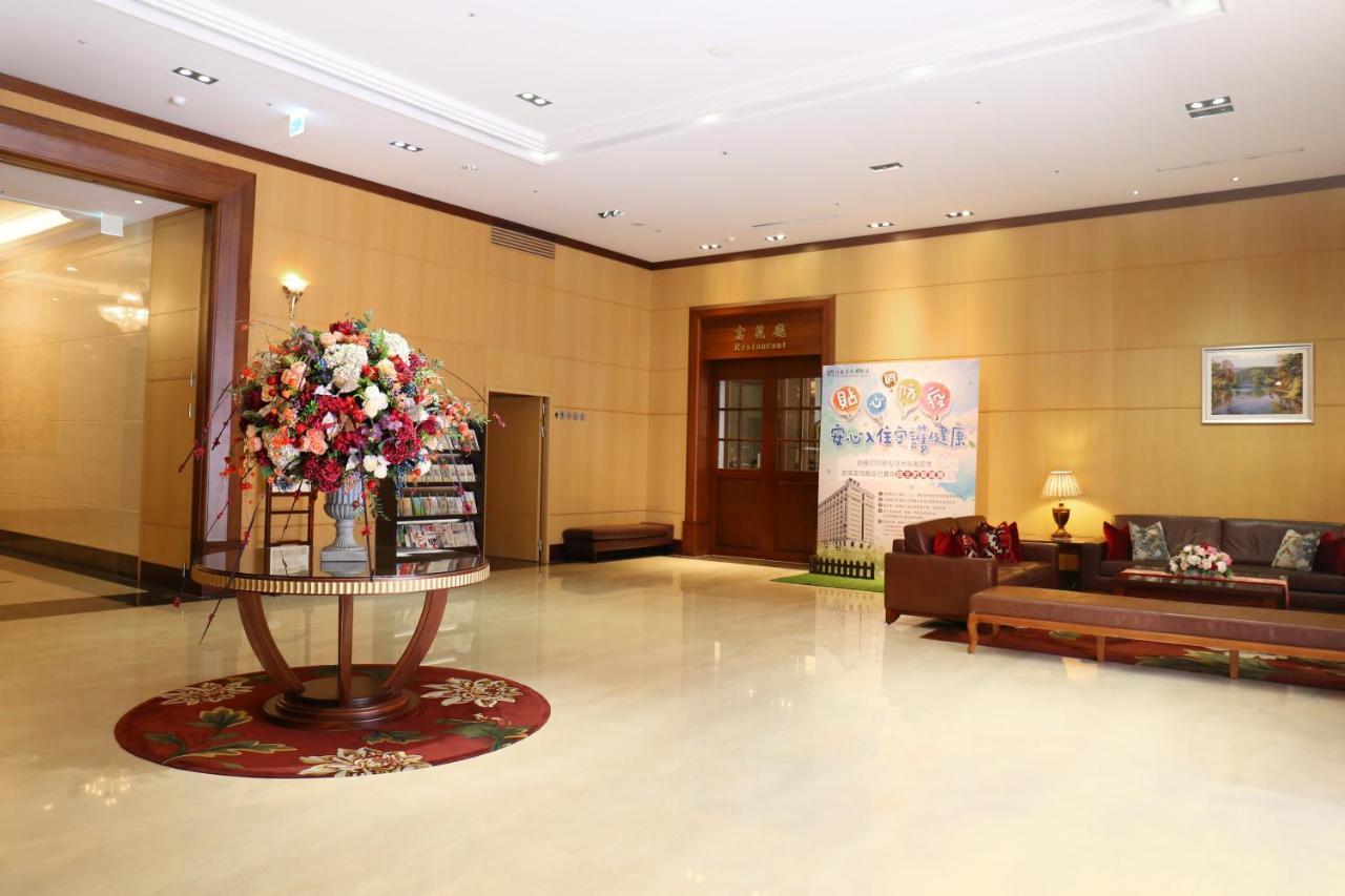 Fushin Hotel - Тайнань Экстерьер фото