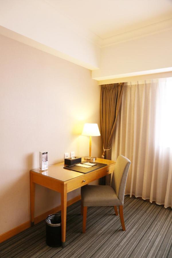 Fushin Hotel - Тайнань Экстерьер фото