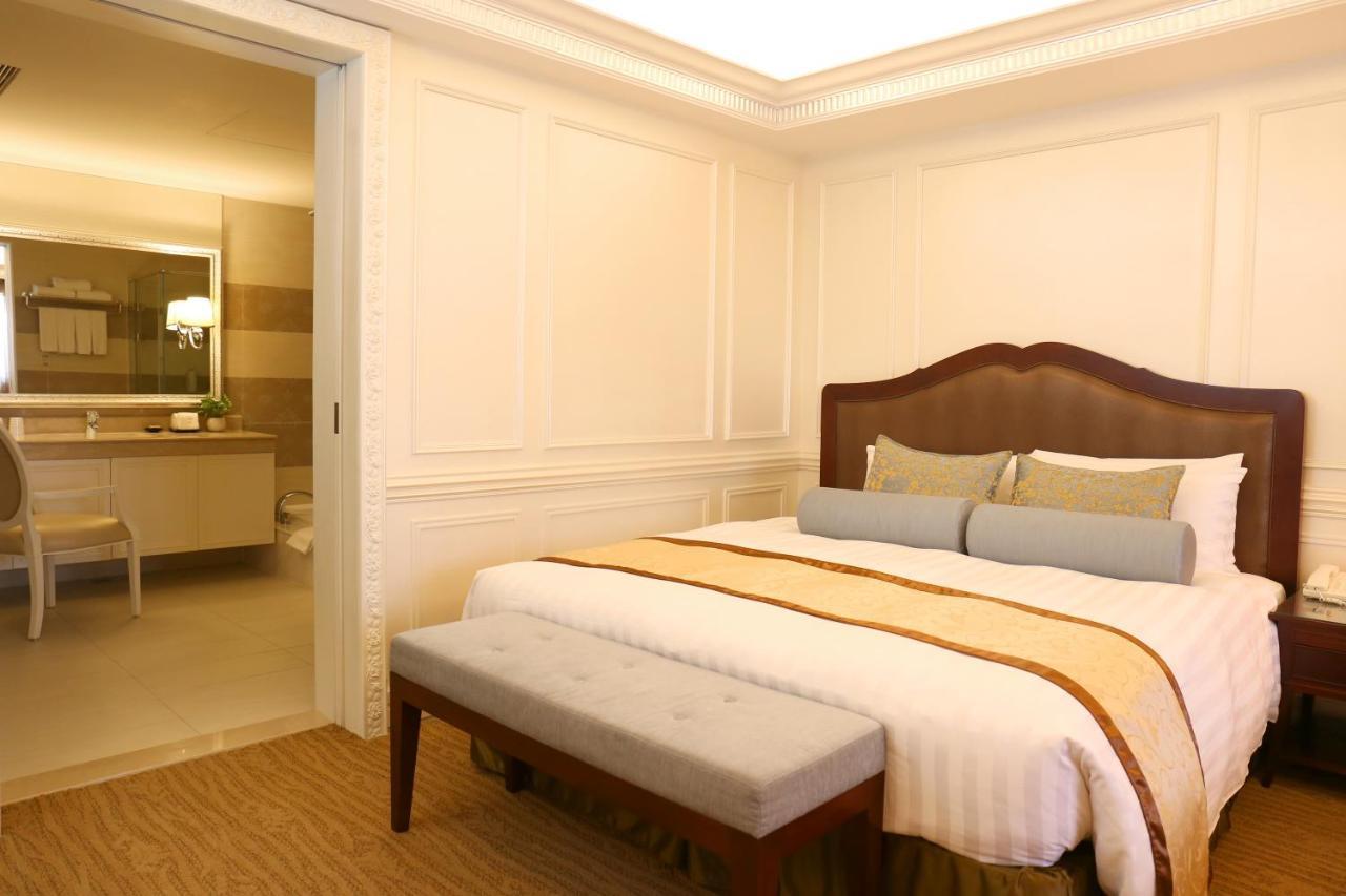 Fushin Hotel - Тайнань Экстерьер фото
