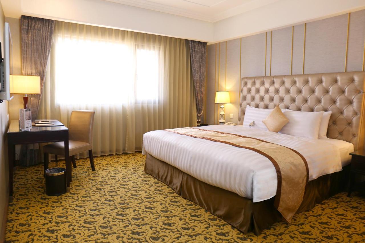 Fushin Hotel - Тайнань Экстерьер фото