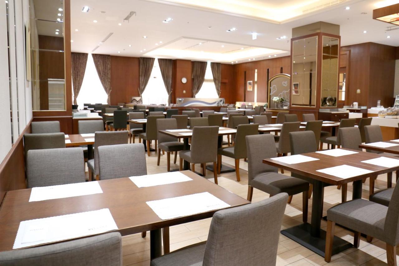 Fushin Hotel - Тайнань Экстерьер фото