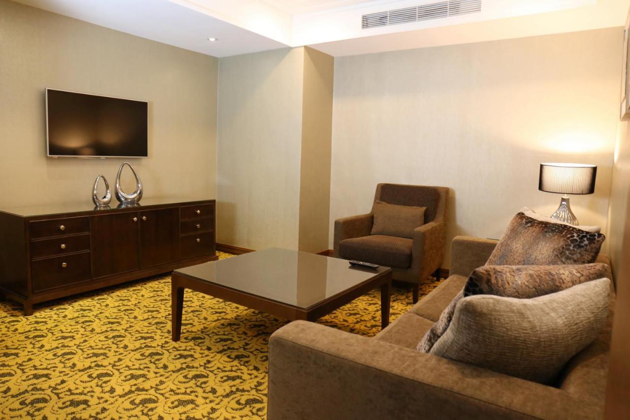 Fushin Hotel - Тайнань Экстерьер фото