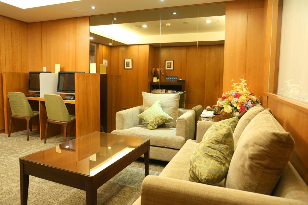 Fushin Hotel - Тайнань Экстерьер фото