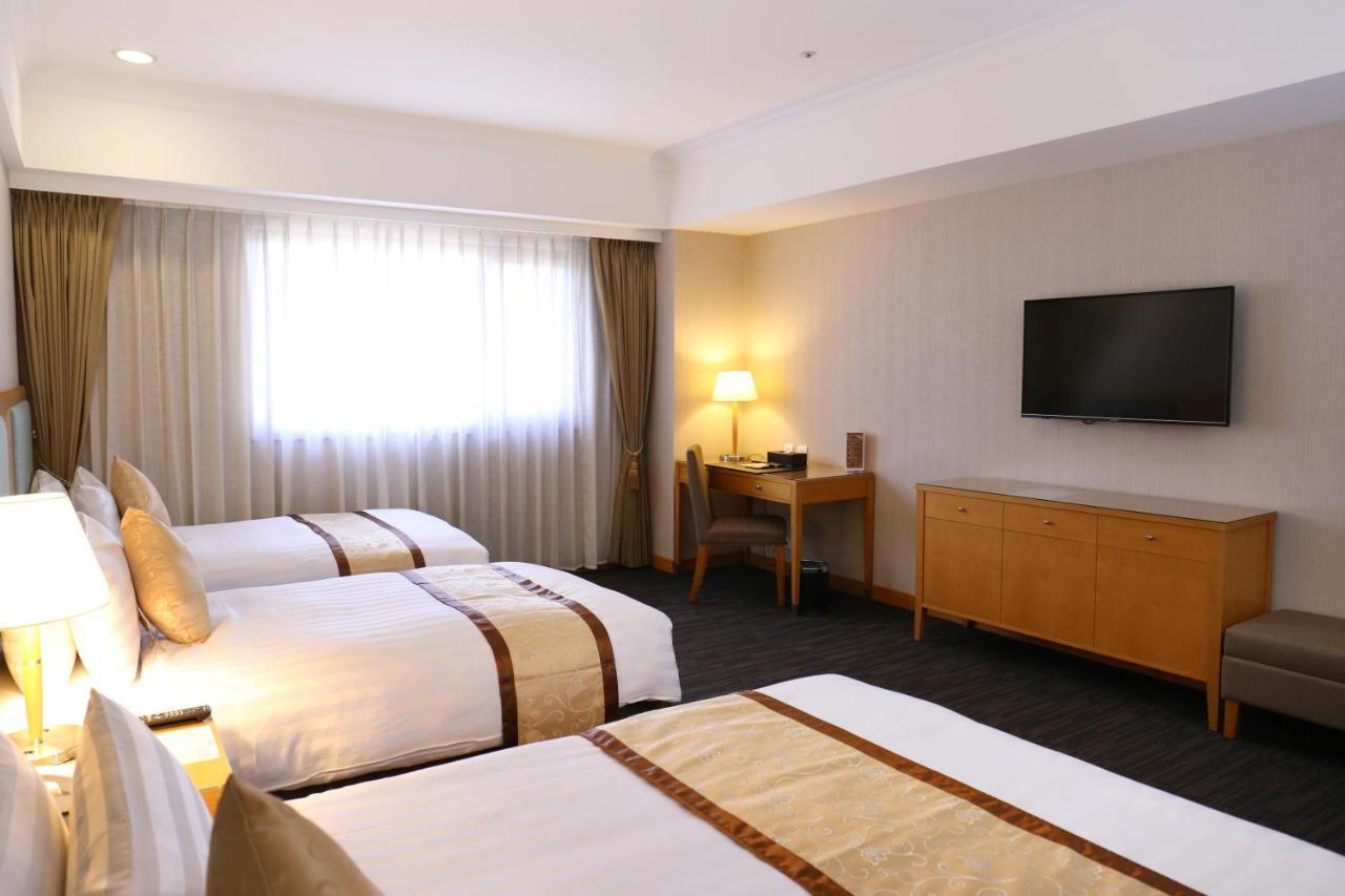 Fushin Hotel - Тайнань Экстерьер фото