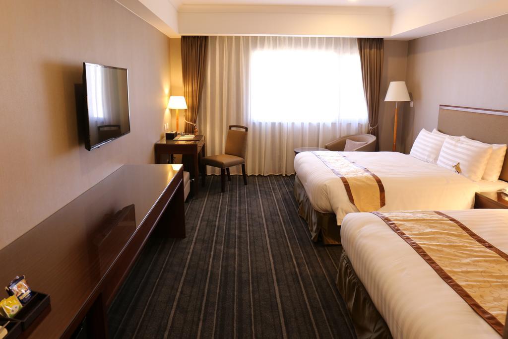 Fushin Hotel - Тайнань Экстерьер фото